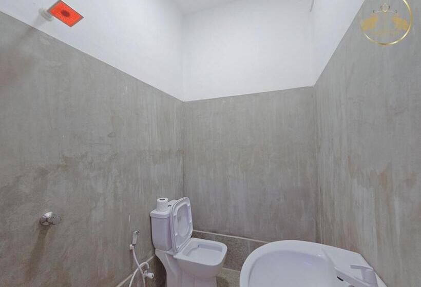 Galle Face Terrace Hostel By Tourlux