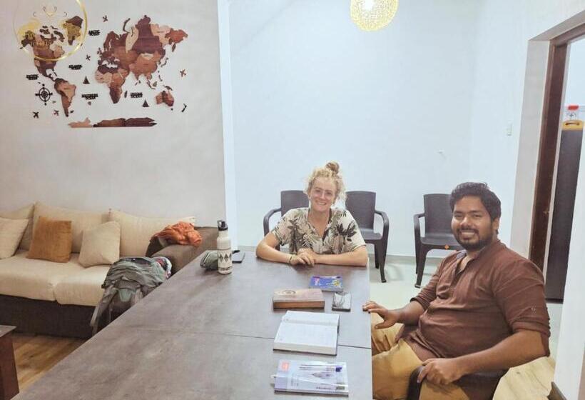 Galle Face Terrace Hostel By Tourlux