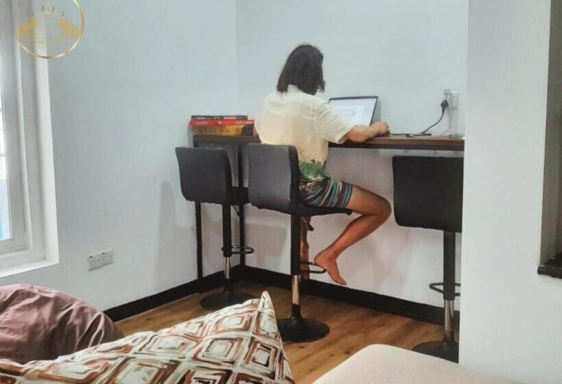 Galle Face Terrace Hostel By Tourlux