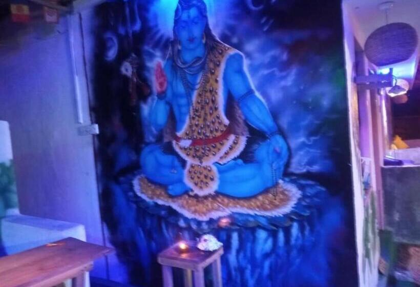 Hostel Taru Surf Camp And Restaurant