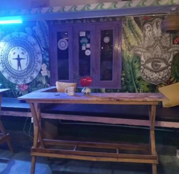 Hostel Taru Surf Camp And Restaurant