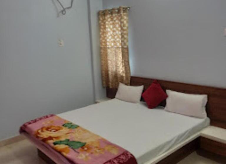 酒店 Adiraj Palace And Lodging, Shani Shingnapur