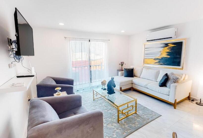 ホテル Alina 203a @ Morgan Residences