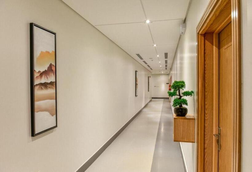 فندق Amar Suites