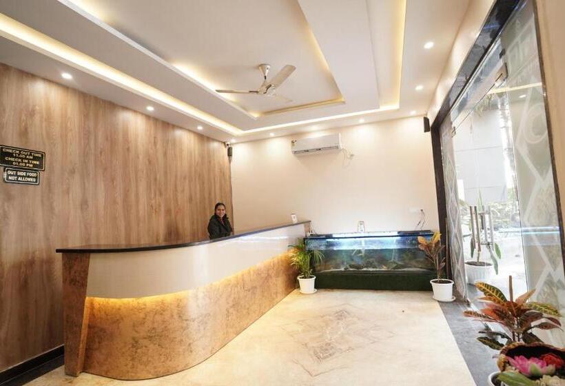 בית מלון כפרי Anant Rishikesh