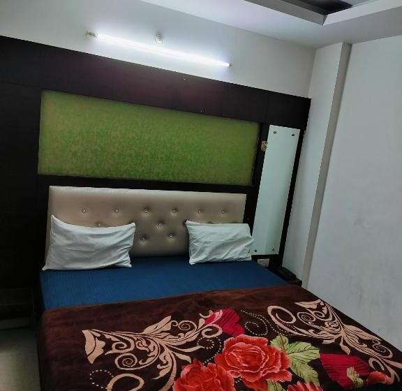 هتل Blue Heaven Family