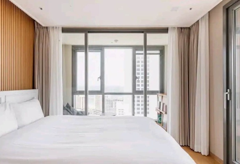 בית מלון כפרי Bona Travel Haeundae