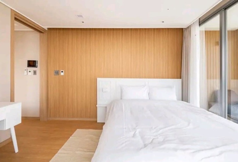 בית מלון כפרי Bona Travel Haeundae