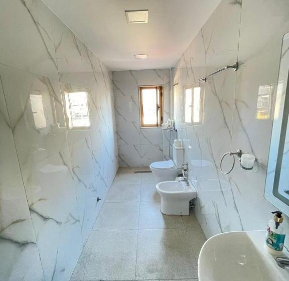 酒店 Budget Retreat Tirana & Studios