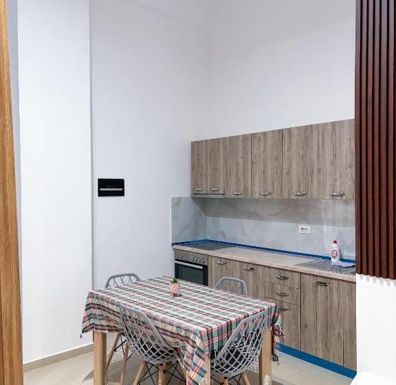 酒店 Budget Retreat Tirana & Studios