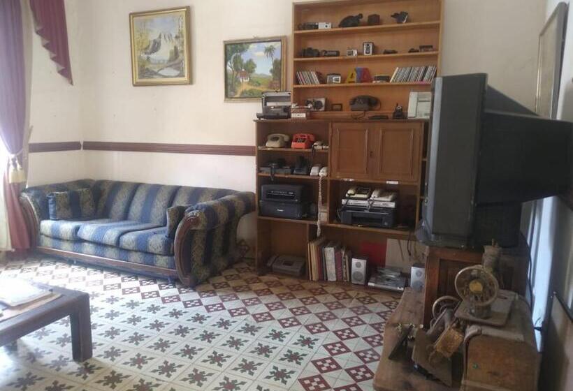 فندق Casona Museo Alcantús