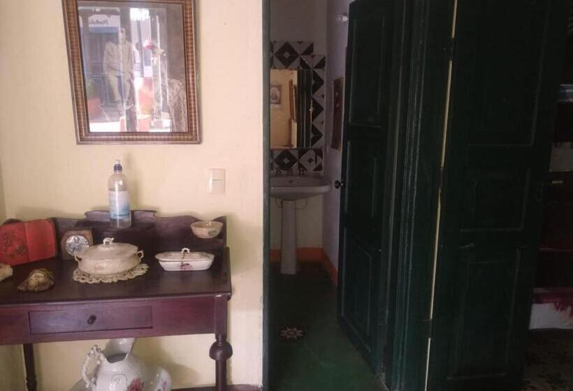 فندق Casona Museo Alcantús