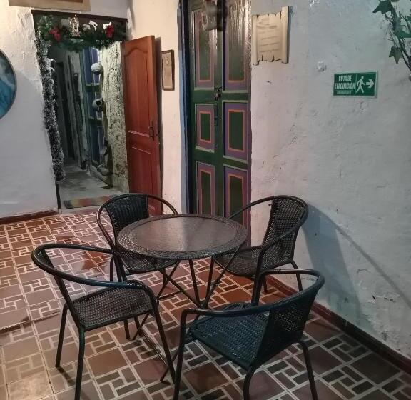 فندق Casona Museo Alcantús