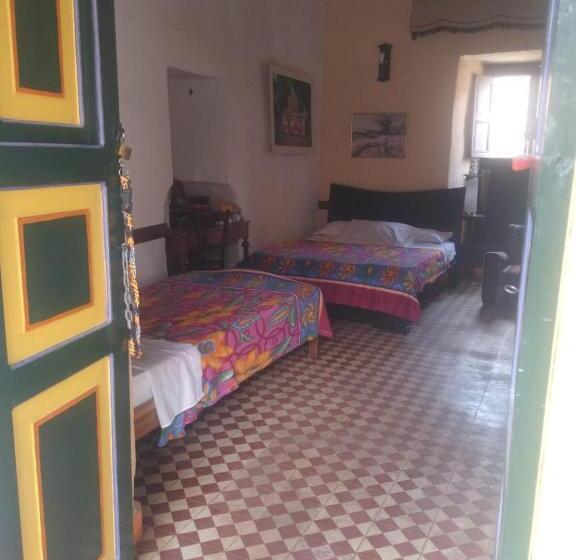 فندق Casona Museo Alcantús