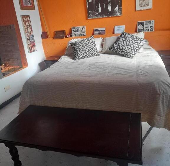 فندق Casona Museo Alcantús