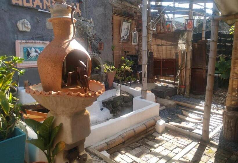 فندق Casona Museo Alcantús