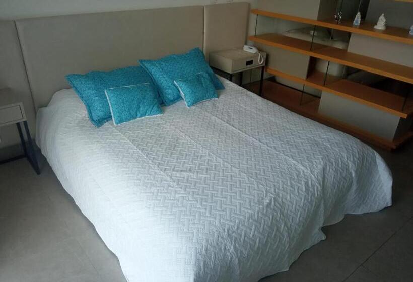 فندق Distrito 90