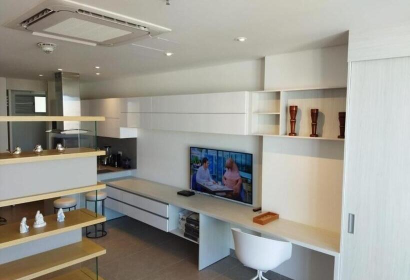 فندق Distrito 90