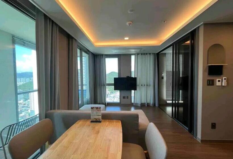 בית מלון כפרי Bona Travel Haeundae