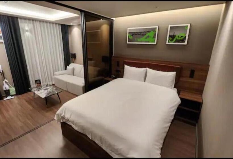 בית מלון כפרי Bona Travel Haeundae