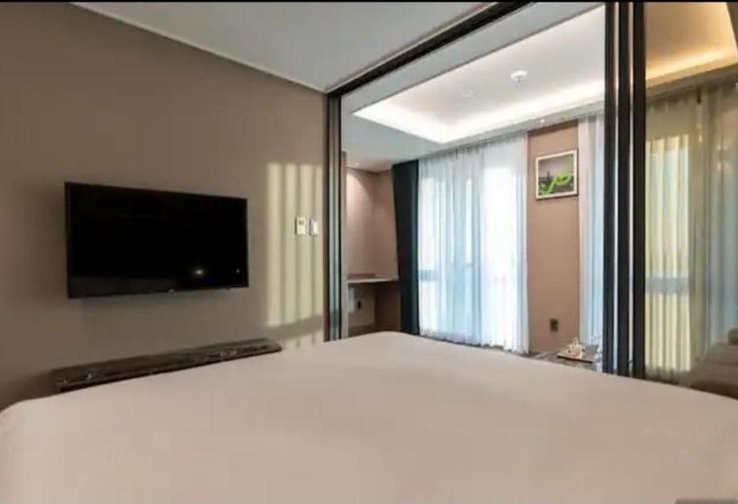 בית מלון כפרי Bona Travel Haeundae