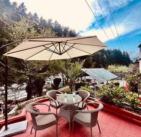 هتل Hadimba Inn   Hadimba Devi Temple Road ,manali