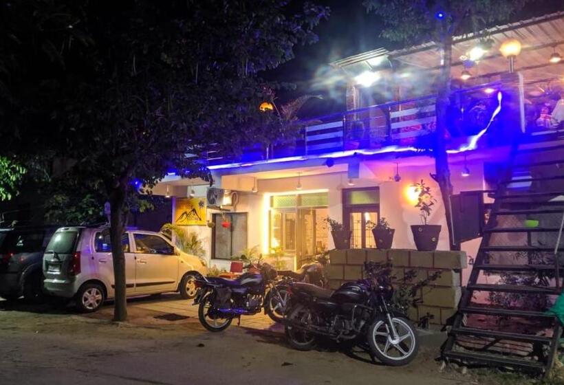 Отель Hill Side Cottage,mount Abu