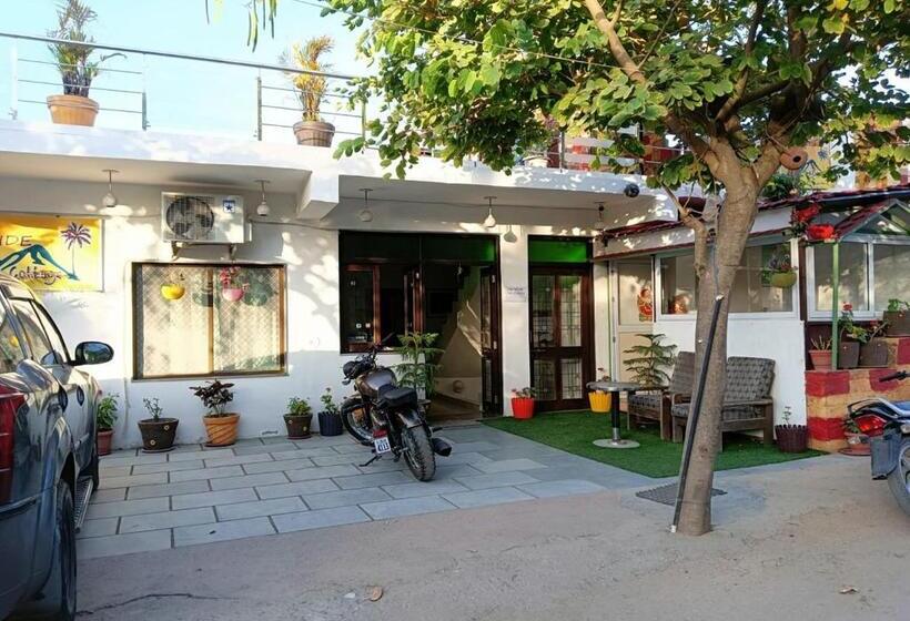 Отель Hill Side Cottage,mount Abu