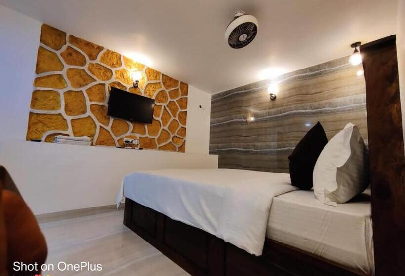 Отель Hill Side Cottage,mount Abu