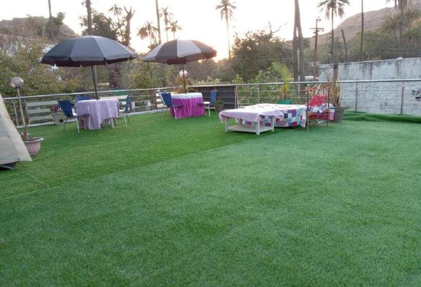 Отель Hill Side Cottage,mount Abu