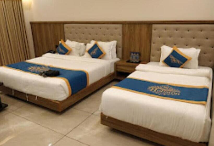 ホテル Hilston Dwarka