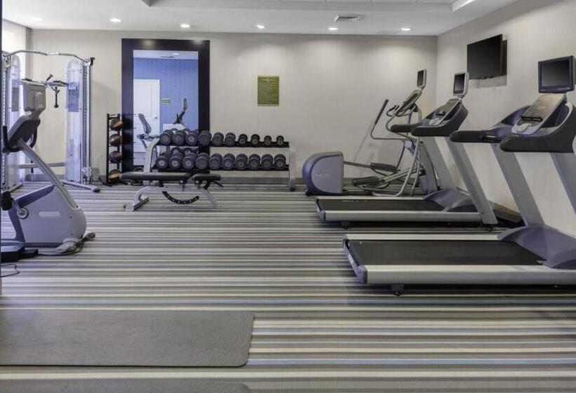 فندق Home2 Suites