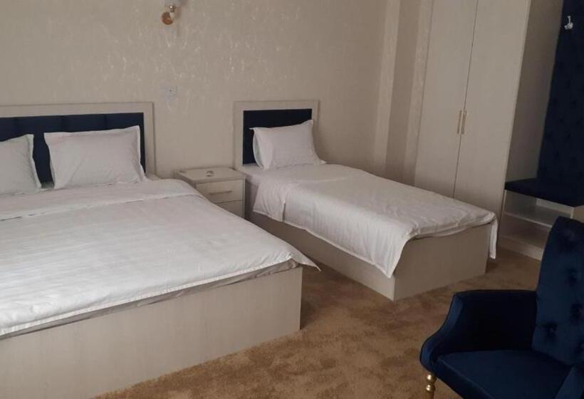 בית מלון כפרי Humo Plaza