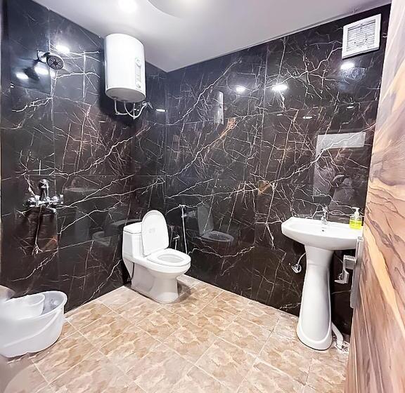 호텔 Js Garden   Near Jaypee Hospital