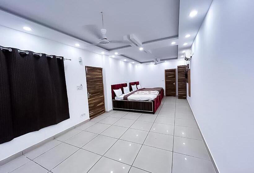 호텔 Js Garden   Near Jaypee Hospital