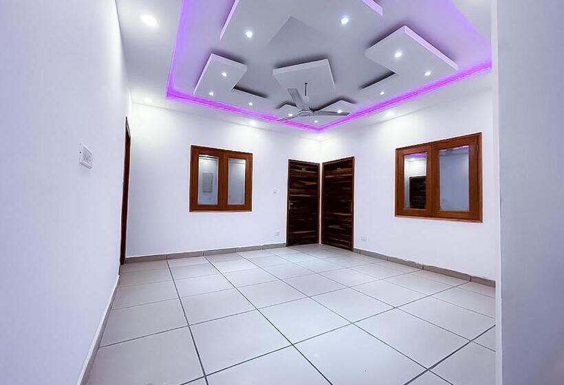 호텔 Js Garden   Near Jaypee Hospital