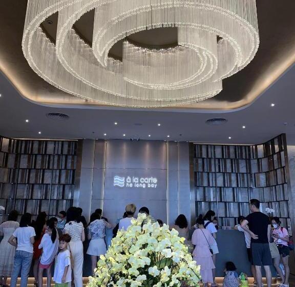 هتل Khách Sạn A La Carte Hạ Long Quảng Ninh