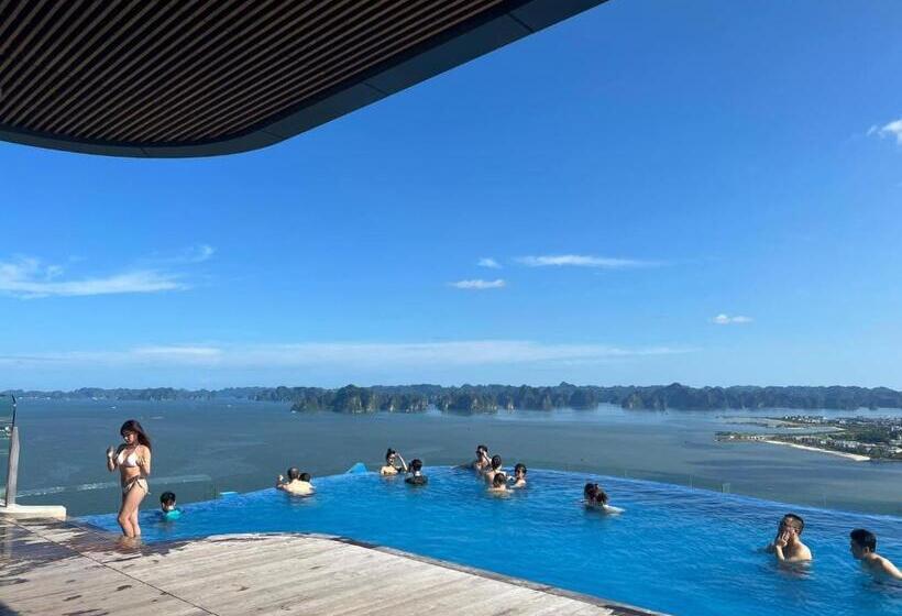 هتل Khách Sạn A Lacarte Hạ Long Quảng Ninh