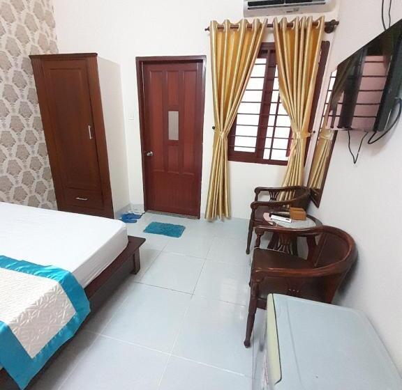 هتل Việt úc, H17 Phan Huy Chú, Phường 2