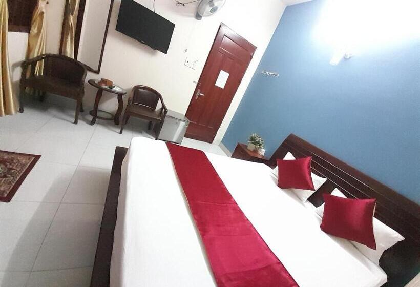 هتل Việt úc, H17 Phan Huy Chú, Phường 2