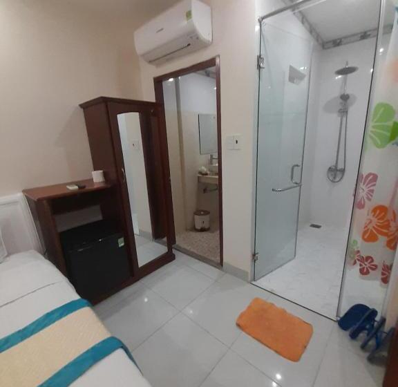 هتل Việt úc, H17 Phan Huy Chú, Phường 2