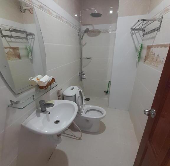 هتل Việt úc, H17 Phan Huy Chú, Phường 2