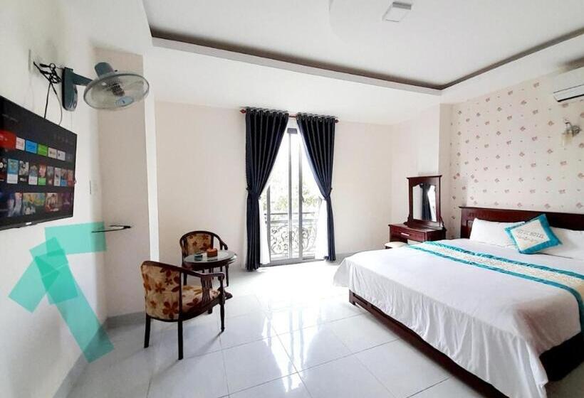 هتل Việt úc, H17 Phan Huy Chú, Phường 2