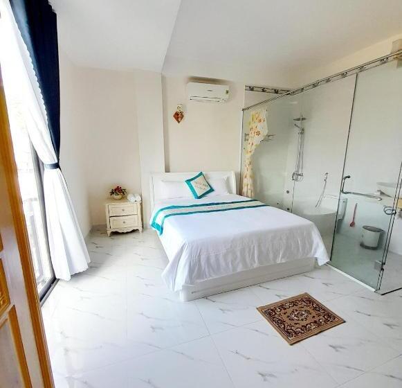 هتل Việt úc, H17 Phan Huy Chú, Phường 2