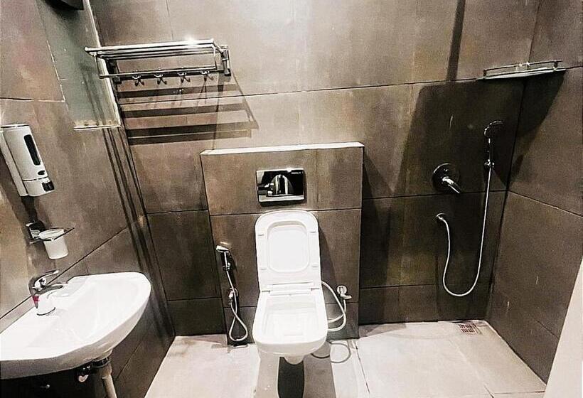 ホテル Luxury Stays White House    By Sky Group    Special Studio Rooms For Families, Couples & Corporate