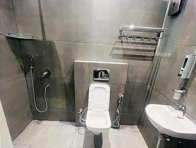 ホテル Luxury Stays White House    By Sky Group    Special Studio Rooms For Families, Couples & Corporate