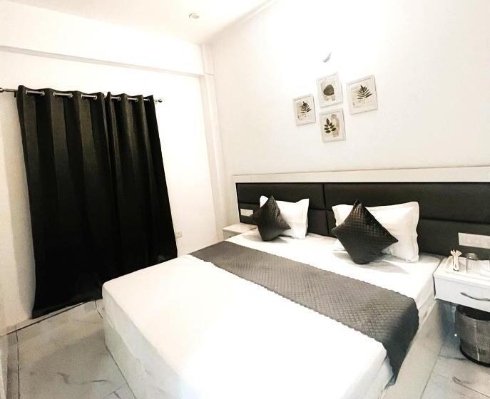 ホテル Luxury Stays White House    By Sky Group    Special Studio Rooms For Families, Couples & Corporate