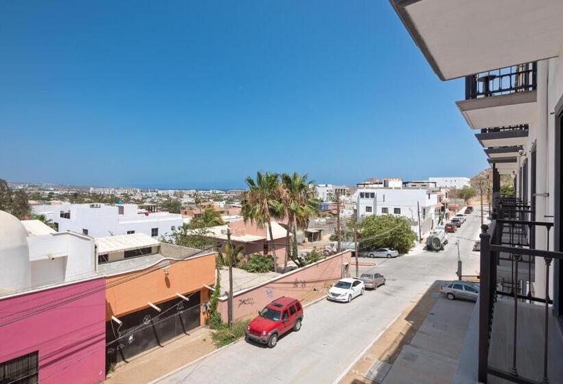 ホテル Morgan Residences 303