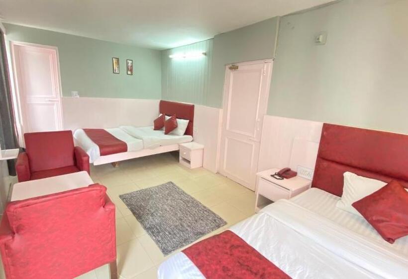 هتل Mountain Meadows