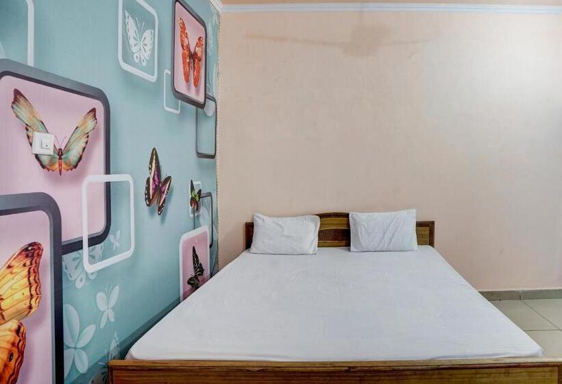 בית מלון כפרי Oyo Crown Guest House